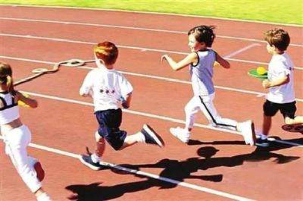 在塑膠跑道上運動的你懂得它是怎么制作的嗎？